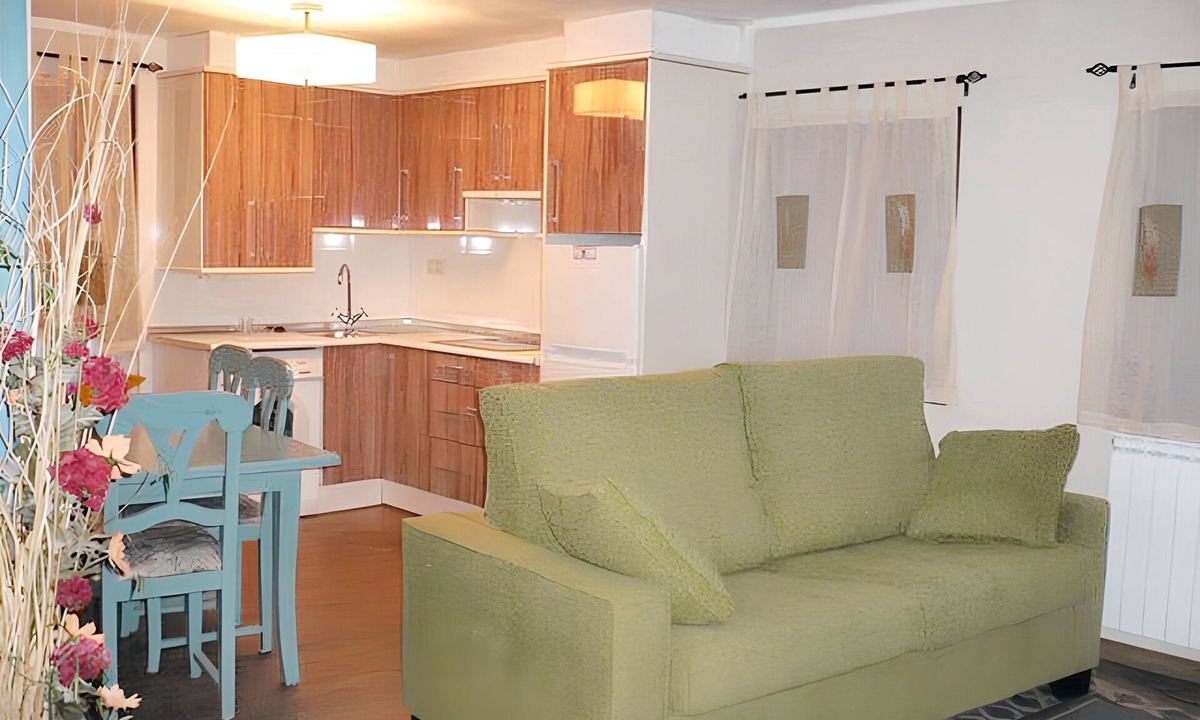 Laspaules Apartment | Homerez - Apt Mountain View Laspaúles