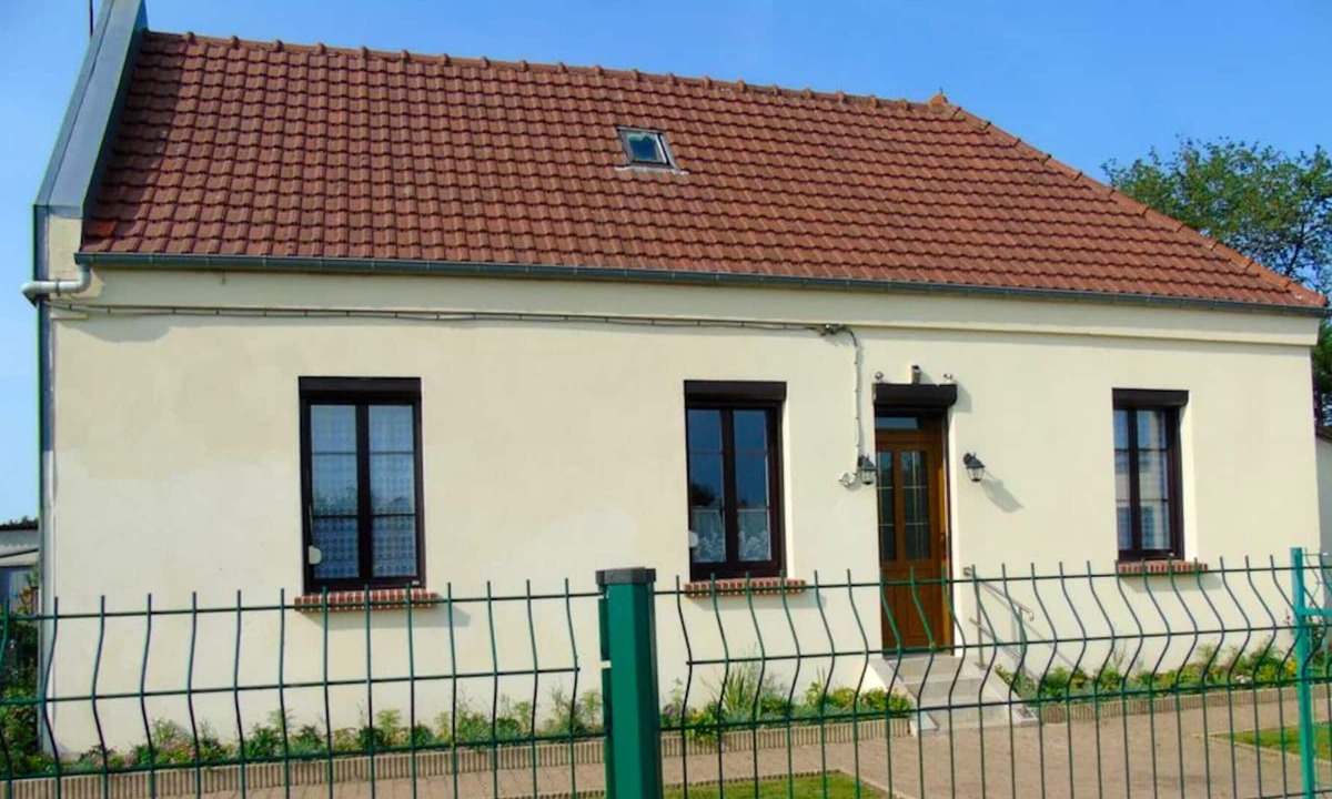 Avesnes-en-Val House | Homerez - Beautiful house for 6 ppl. at Avesnes-en-Val