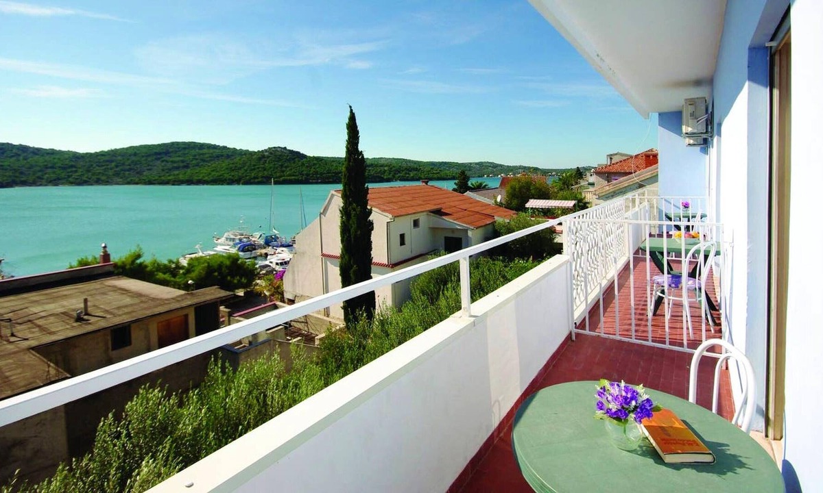 Tijesno Apartment | Homerez - Beautiful appartement for 5 ppl. at Tisno