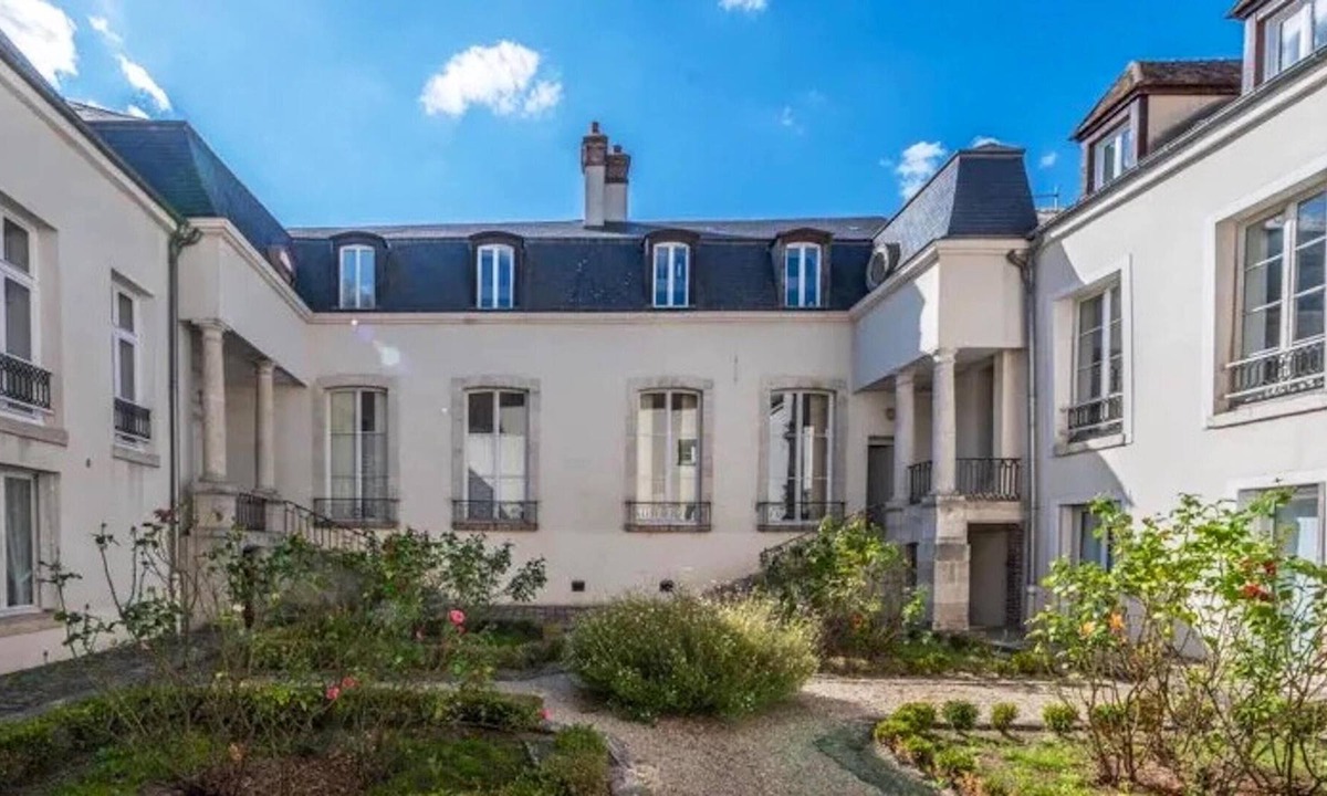 Nemours Apartment | Homerez - Beautiful studio for 4 ppl. at Nemours