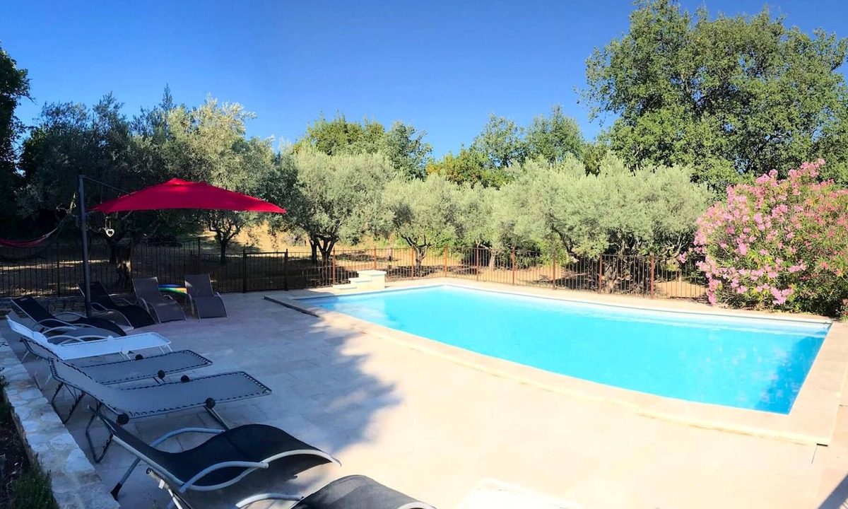Saint Michel d'Euzet Villa | Homerez - Big villa for 10 ppl. with swimming-pool at Saint-Michel-d'Euzet