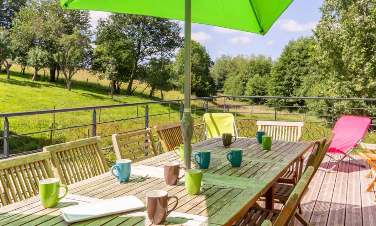 Donnay House | Homerez - Big house for 11 ppl. with garden and terrace at Donnay