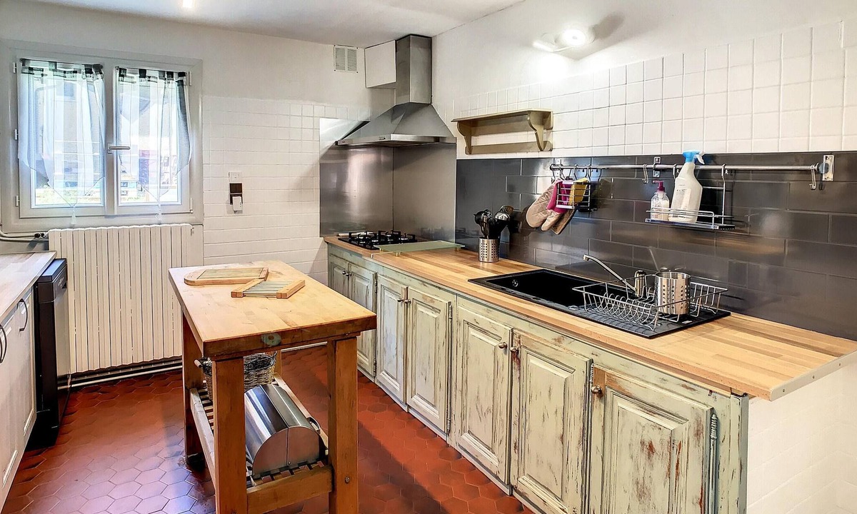 Bars House | Homerez - Big house for 12 ppl. with jacuzzi, garden and terrace at Bars
