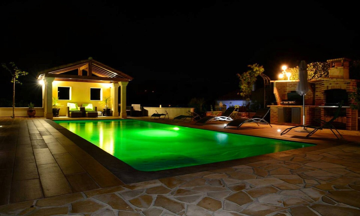 Sainte-Valiere Villa | Homerez - Big villa for 18 ppl. with shared pool at Sainte-Valière