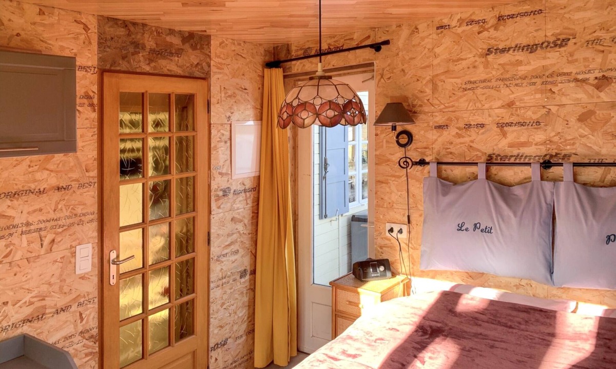 Saint-Chamassy House | Homerez - Bungalow with pool in Saint-Chamassy