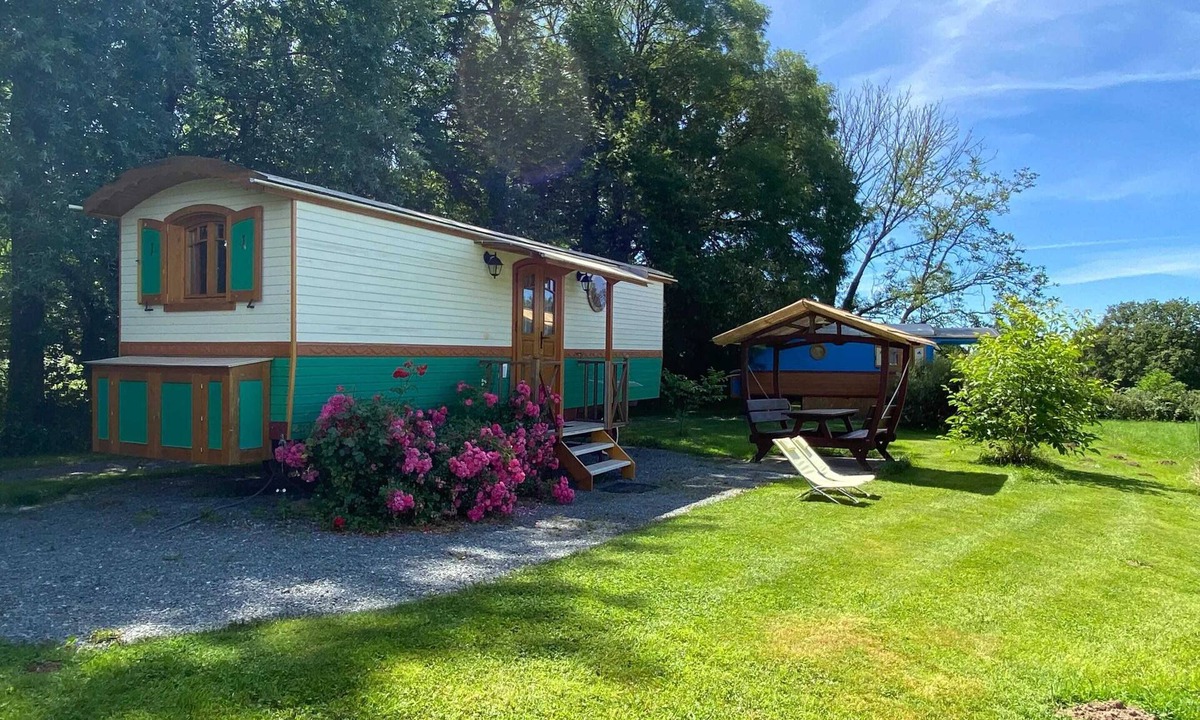 Saint-Pardoux House | Homerez - Bungalow in Saint-Pardoux