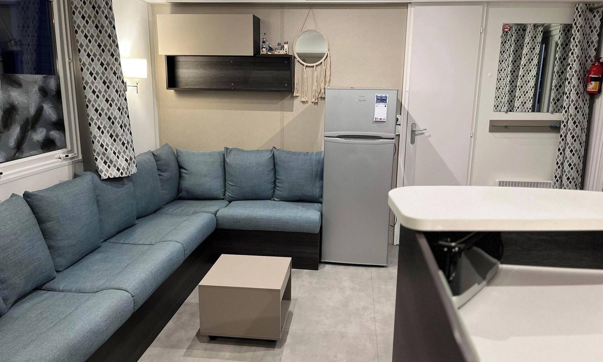 Les Mathes House | Homerez - Bungalow Les Mathes, shared pool