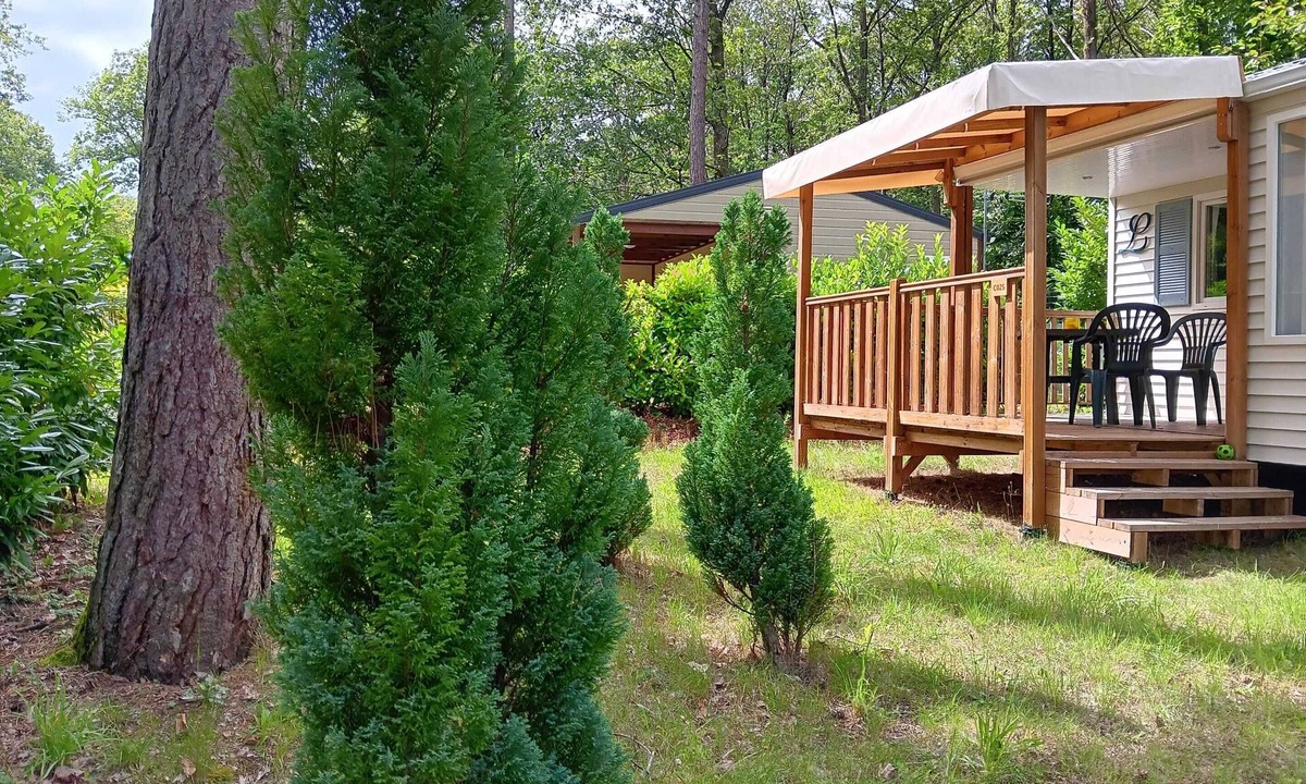 Saint-Cheron House | Homerez - Bungalow with pool in Saint-Chéron