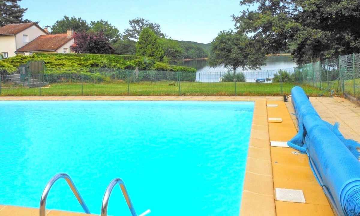 Saint-Gerons Ski Chalet | Homerez - Chalet in Saint-Gérons