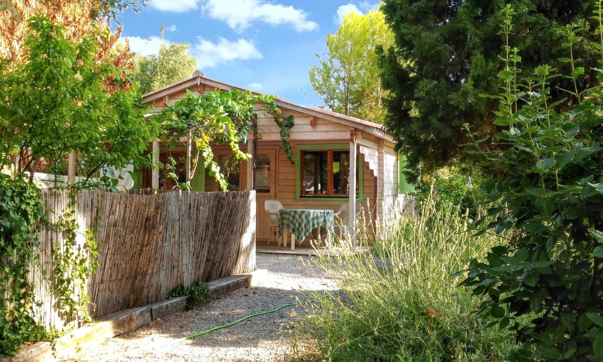 Poussan Ski Chalet | Homerez - Chalet in Poussan with garden