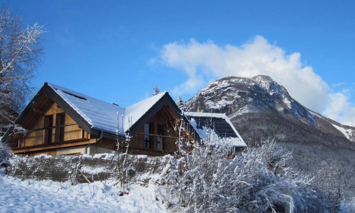 La Thuile Ski Chalet | Homerez - Chalet La Thuile, mountain view
