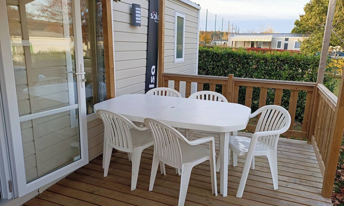 Coulanges House | Homerez - Charming Bungalow in Onzain with Shared Pool