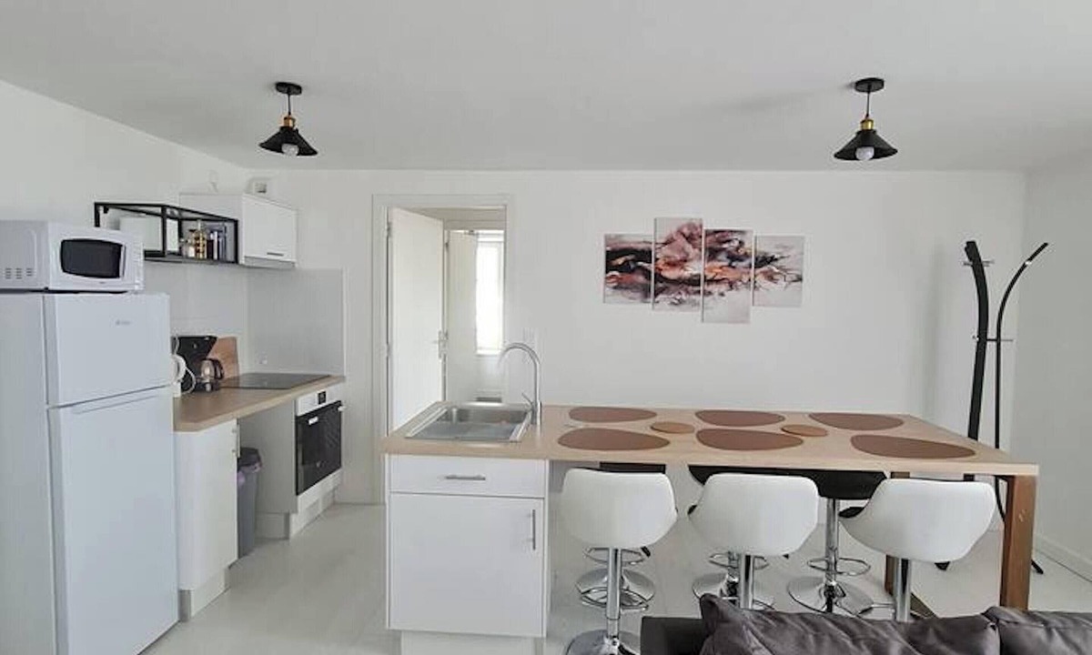 Rocroi Apartment | Homerez - Charming Apartment in Rocroi/70 m²/Parking Included