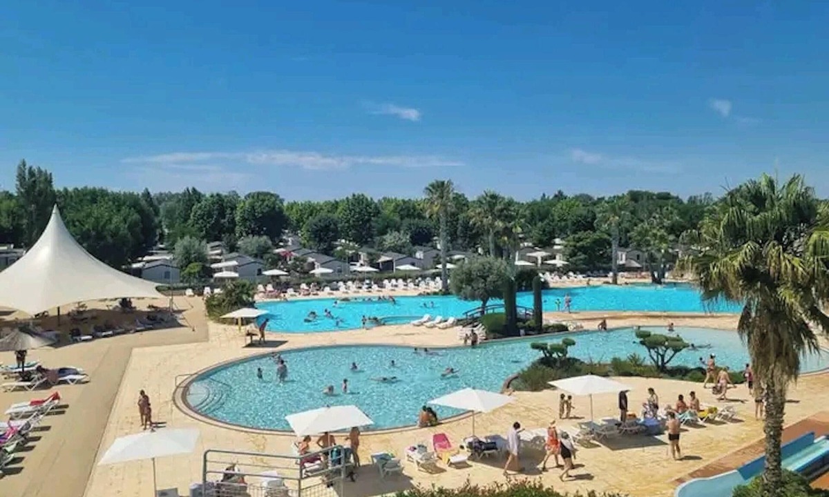 Vias House | Homerez - Charming bungalow near Vias with shared pool