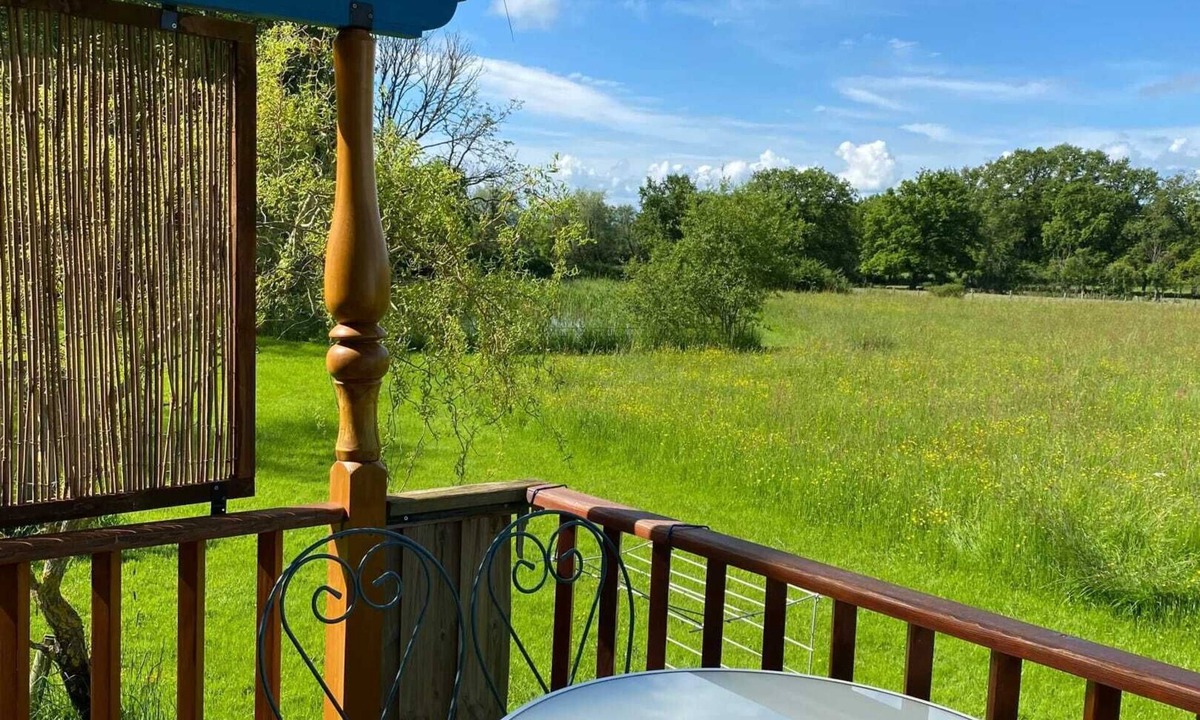 Saint-Pardoux House | Homerez - Charming Bungalow in Saint-Pardoux with Pool