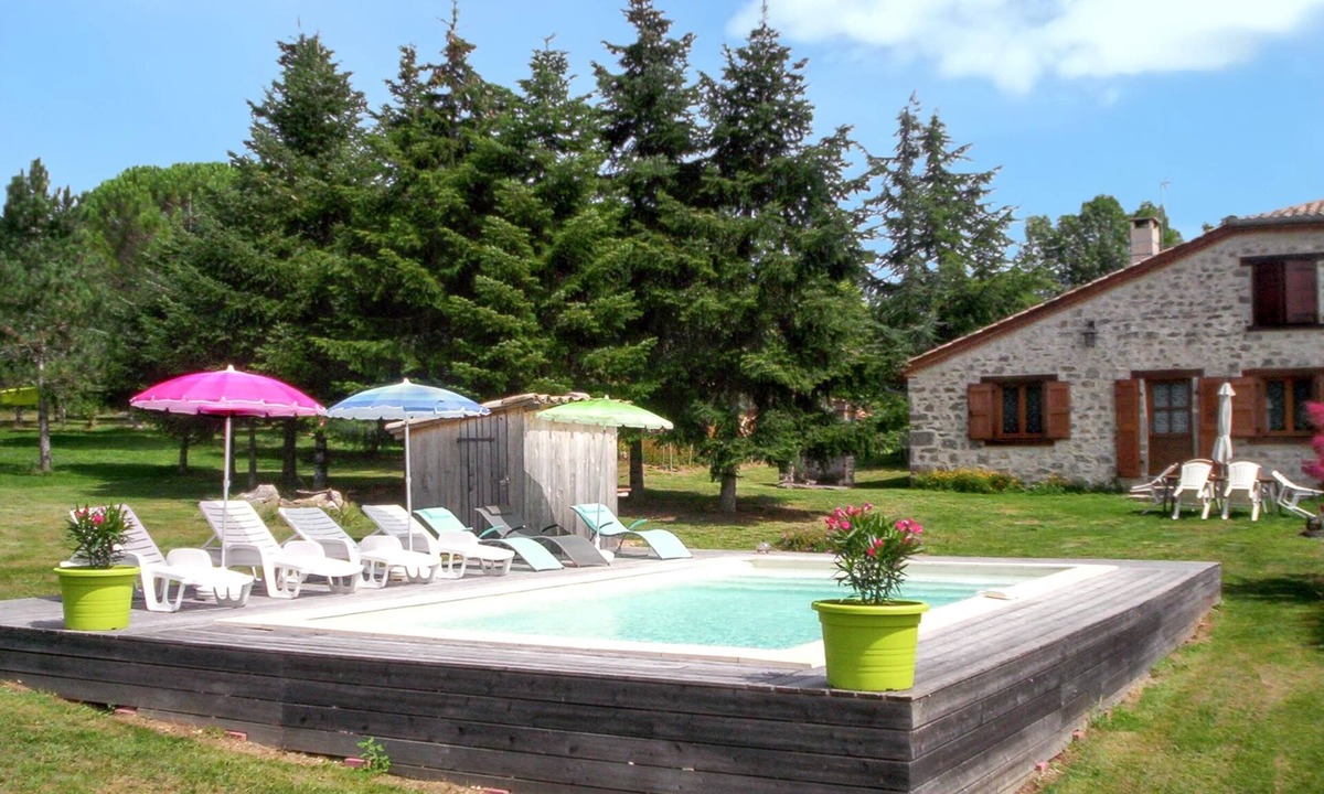 Saint-Cirq House | Homerez - Charming House in Saint-Cirq with Private Pool