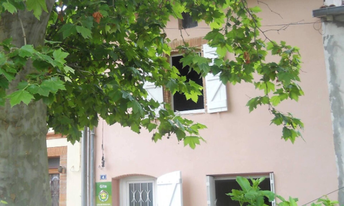 Aignes House | Homerez - Charming house in Aignes with garden and BBQ