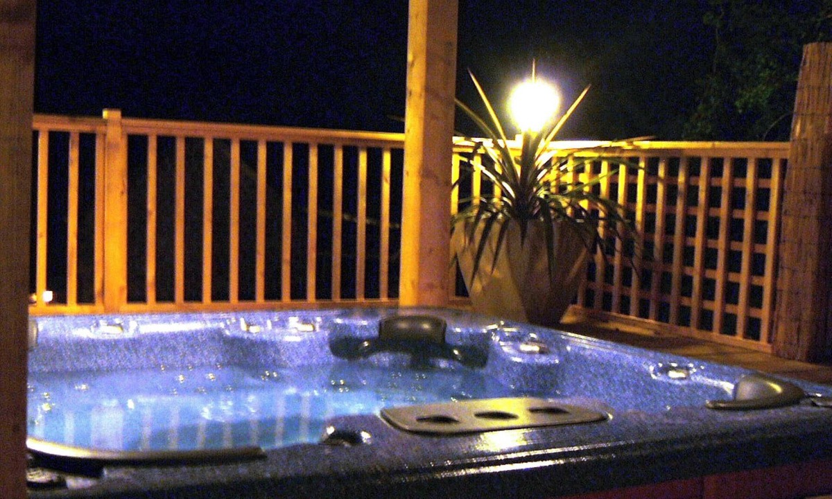 Nehou House | Homerez - Charming house with shared pool in Nehou