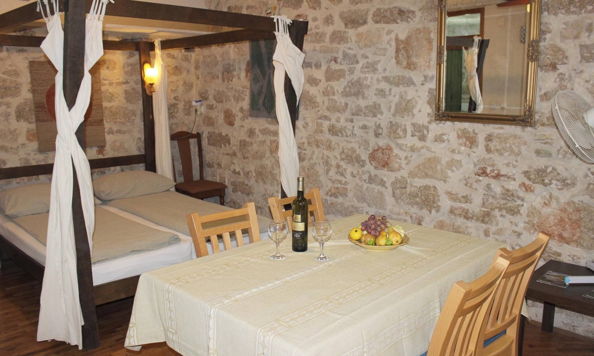 Betina Apartment | Homerez - Charming Studio in Betina
