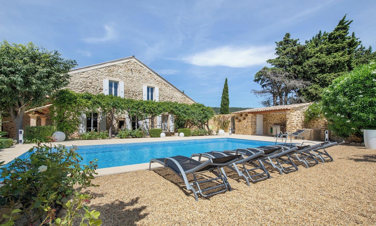 Uchaux Villa | Homerez - Comfortable villa with private pool in Uchaux