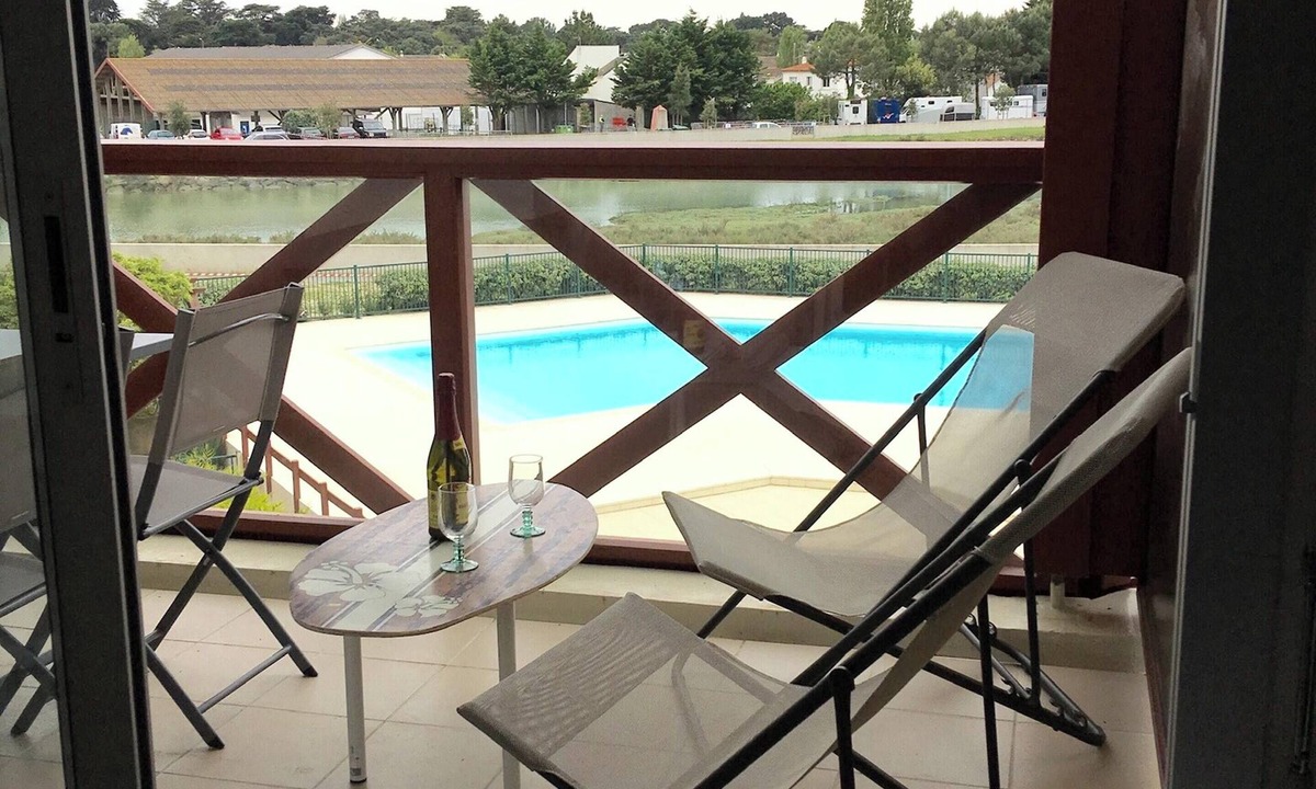 Guerande Apartment | Homerez - Cosy Apartment with Shared Pool - Guérande - 30 m²