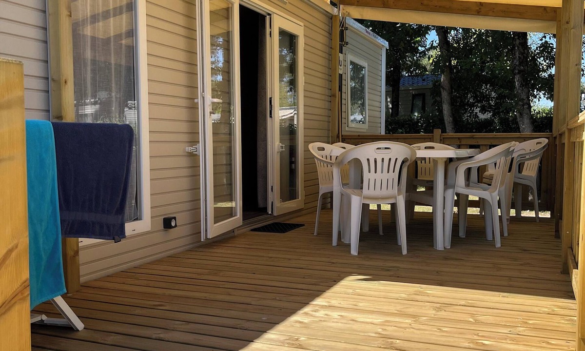 Coulanges House | Homerez - Cosy Bungalow in Onzain with Shared Pool