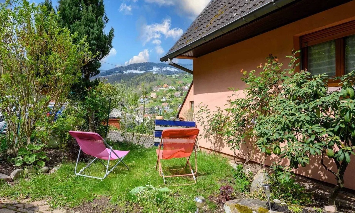 Freland House | Homerez - Cozy House in Fréland with Garden