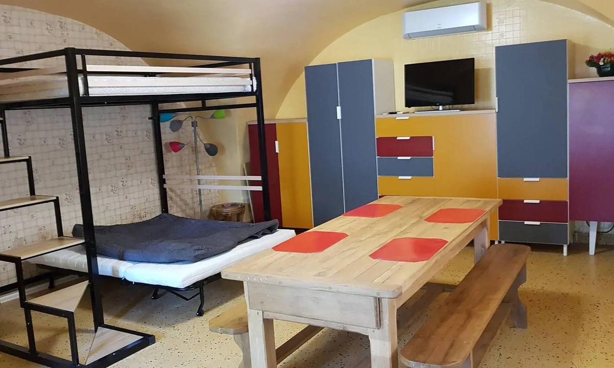 Aydat Apartment | Homerez - Cozy studio in Aydat with air conditioning