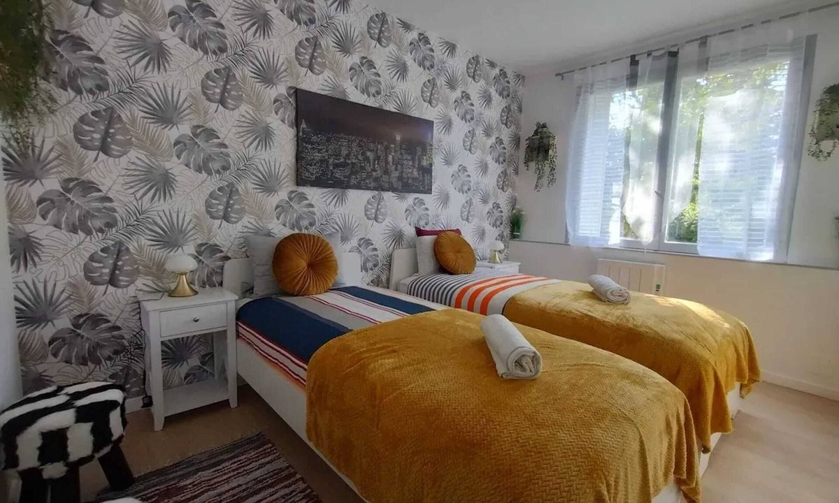 Noyers-sur-Cher Apartment | Homerez - Flat Noyers-sur-Cher