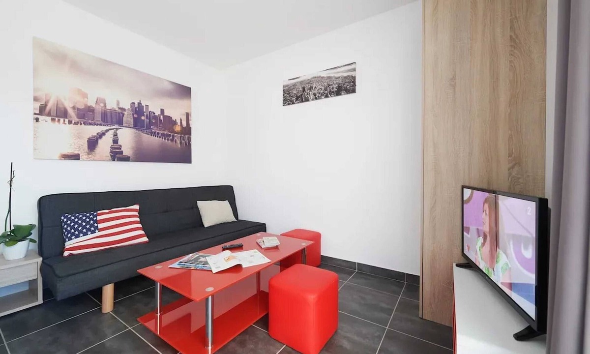 Chateauneuf-de-Galaure House | Homerez - House in Châteauneuf-de-Galaure