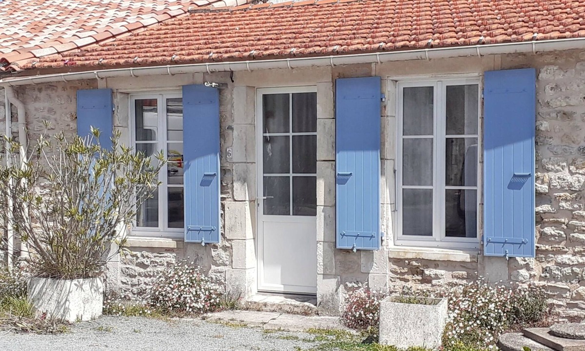 Le Petit Village House | Homerez - House Le Grand-Village-Plage.