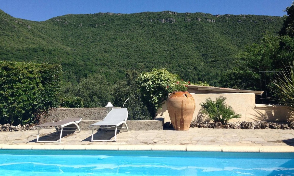 Saint-Julien-de-la-Nef House | Homerez - Nice house With access to the pool