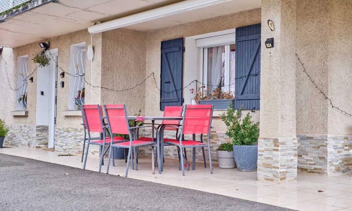 Saint-Victor-de-Cessieu Apartment | Homerez - Apt in Saint-Victor-de-Cessieu