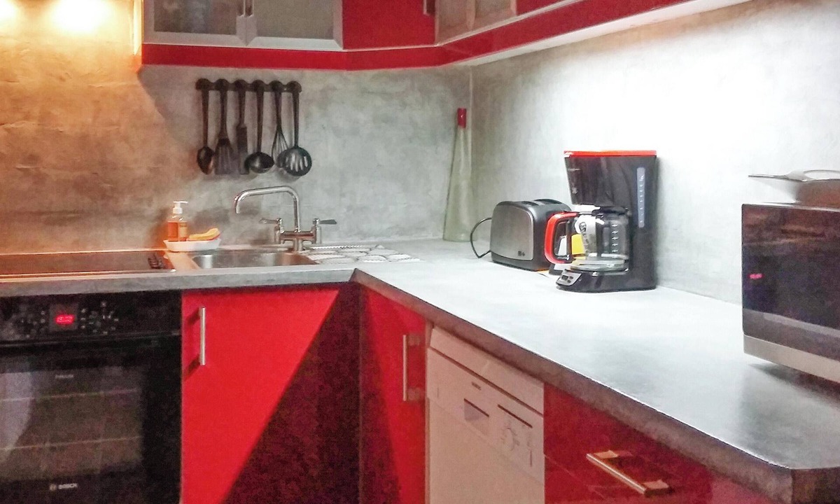 Revest-des-Brousses House | Homerez - House in Revest-des-Brousses