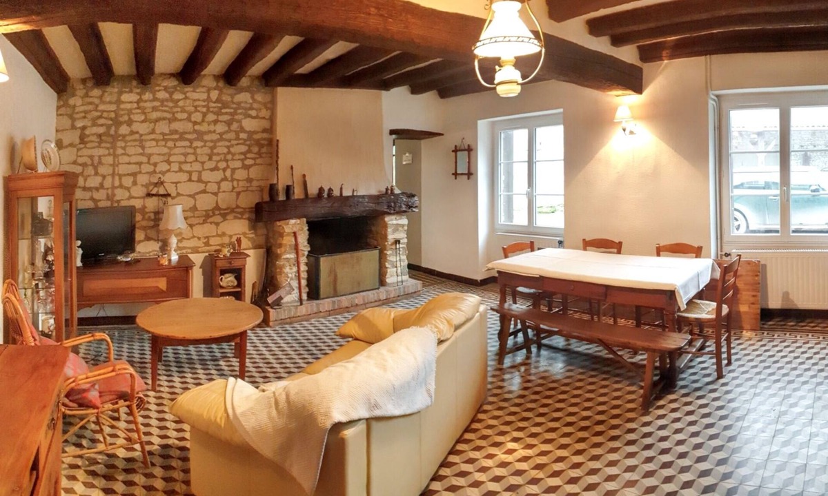 Les-Trois-Moutiers House | Homerez - House in Les Trois-Moutiers