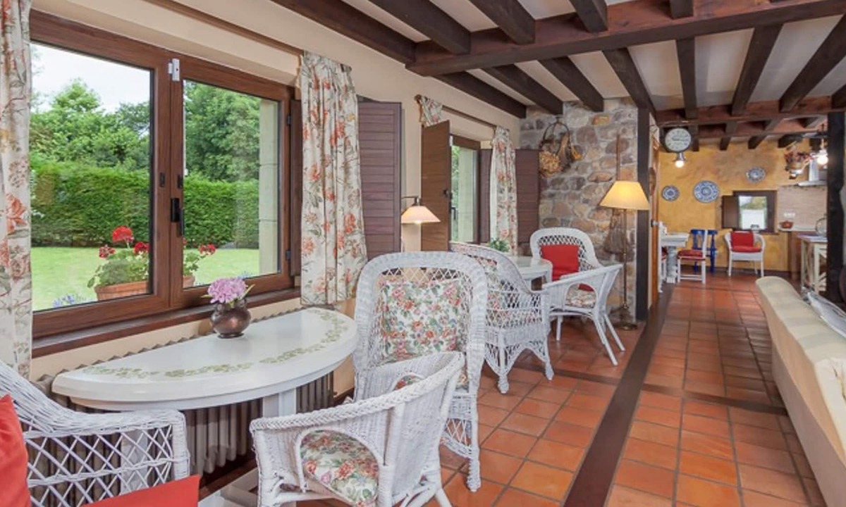Escobedo de Camargo House | Homerez - House 11 km away from the beach for 7 ppl. with garden at Calgar