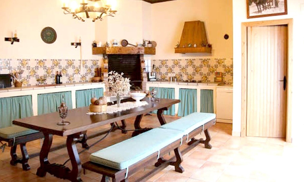 Benicarlo House | Homerez - House 5 km away from the beach for 9 ppl. with jacuzzi at Benicarló