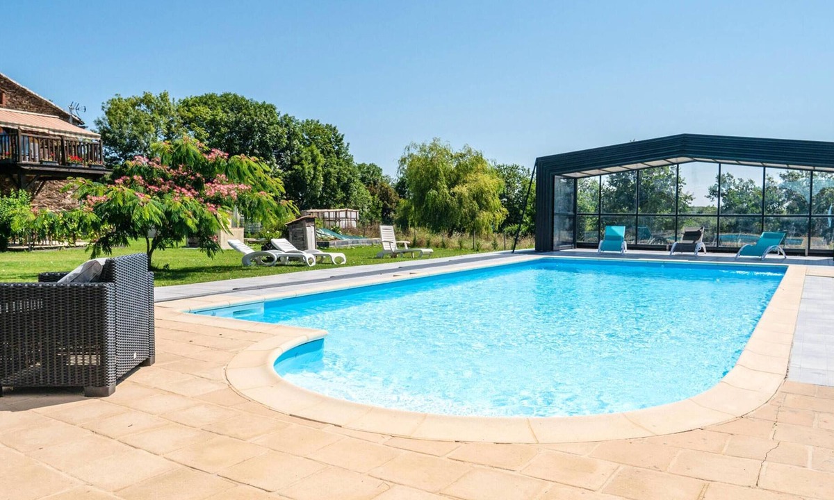 Andouque House | Homerez - House for 6 ppl. with shared pool, terrace and balcony at Andouque