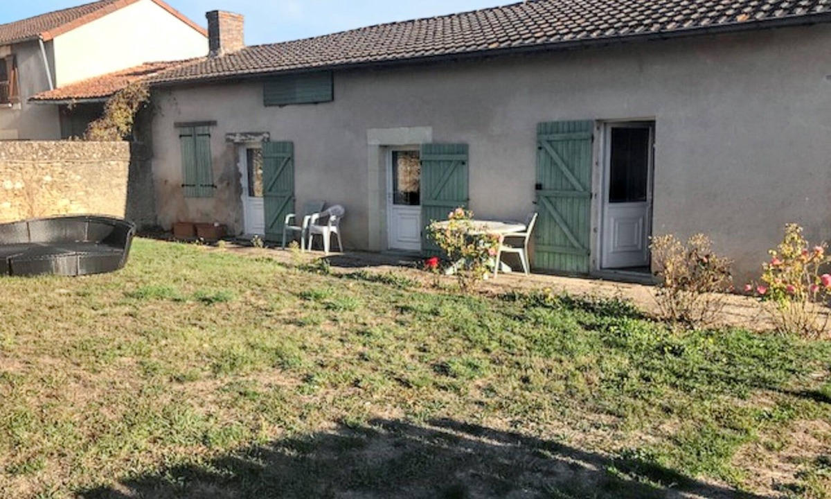 Mouterre-Silly House | Homerez - House in Mouterre-Silly