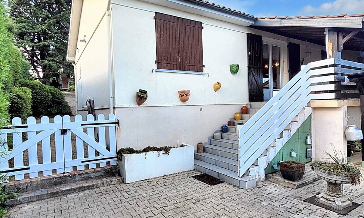 Veyras House | Homerez - House in Veyras with Pool