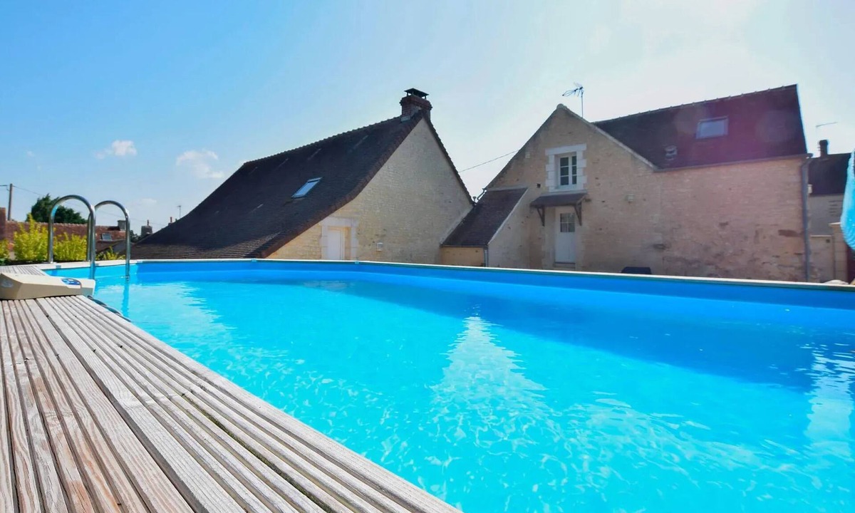 Fourches House | Homerez - House with pool in Fourches