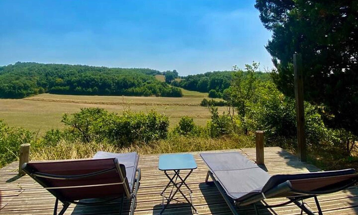 Lignairolles House | Homerez - Nice house for 2 ppl. with shared pool and terrace at Lignairolles