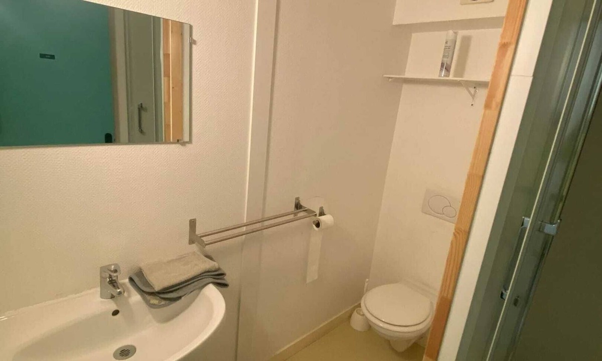 Cherbourg-en-Cotentin Apartment | Homerez - Studio Cherbourg-en-Cotentin