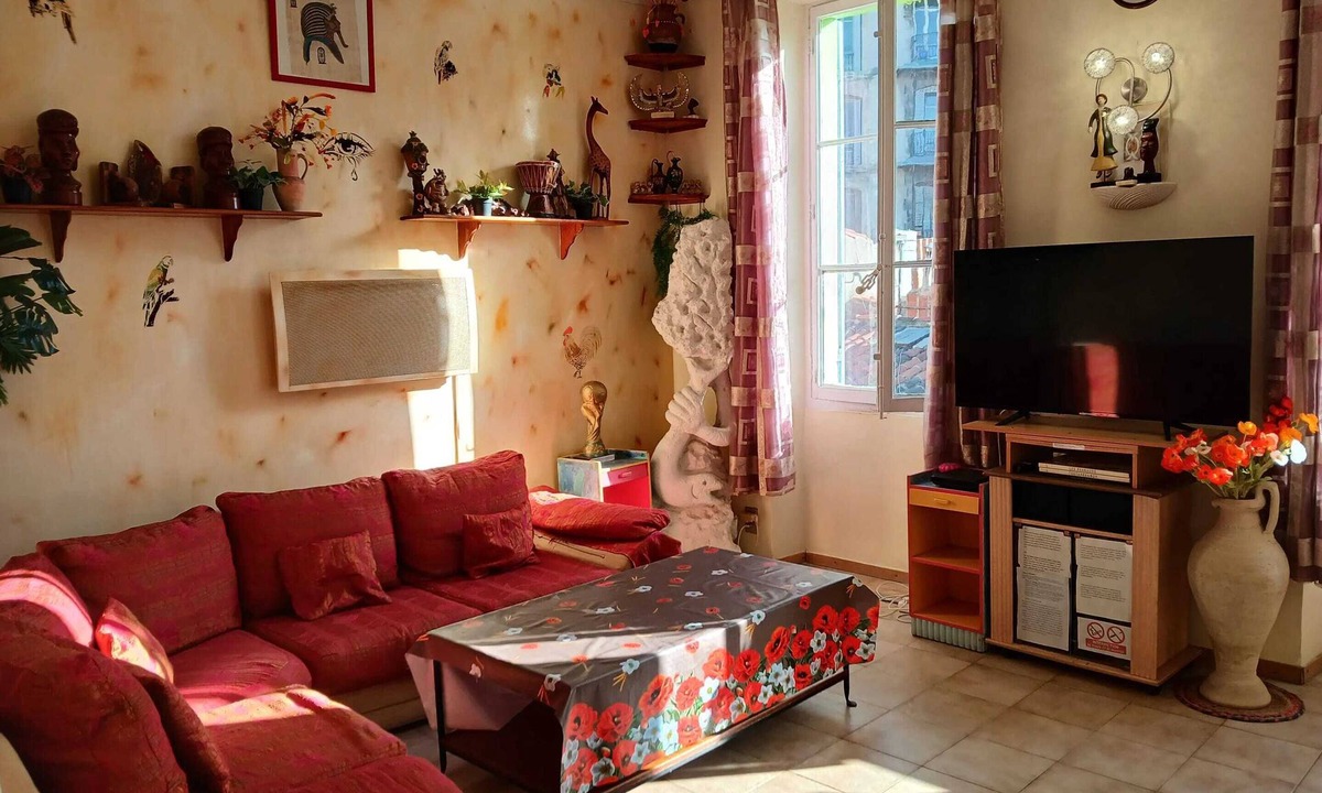 Noailles Apartment | Homerez - Spacious apartment in Marseille - 90 m² with city view
