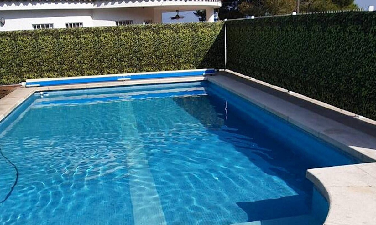 Benicarlo Villa | Homerez - Spacious villa for 7 ppl. with swimming-pool at Benicarló