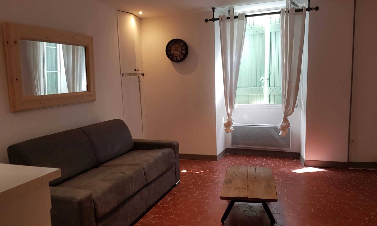 Montagnac-Montpezat Apartment | Homerez - Studio in Montagnac-Montpezat