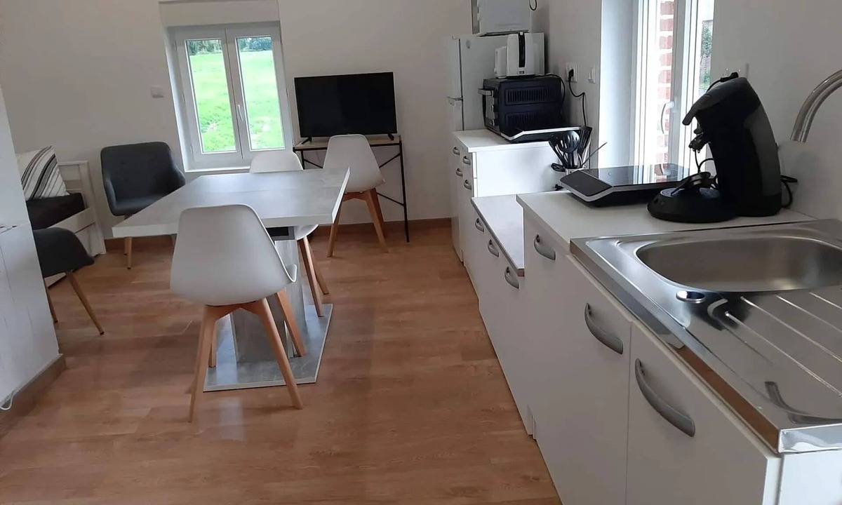 Barzy-en-Thierache Apartment | Homerez - Studio Barzy-en-Thiérache