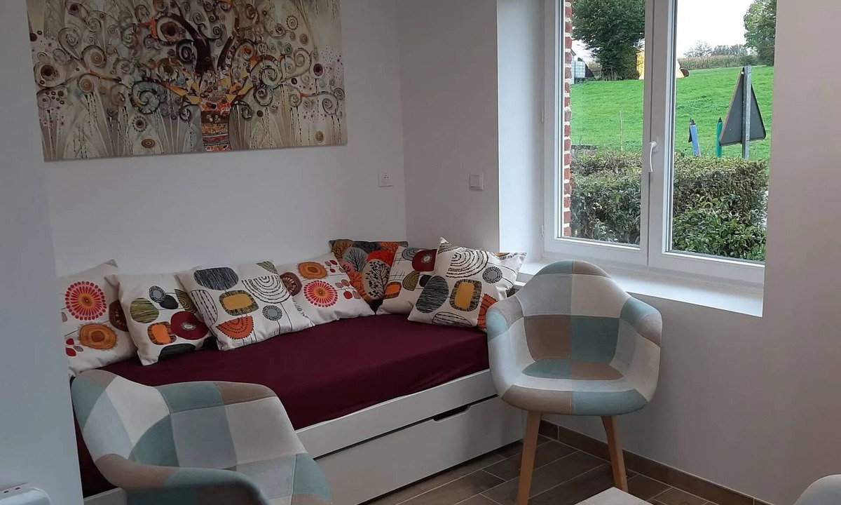 Barzy-en-Thierache Apartment | Homerez - Studio in Barzy-en-Thiérache
