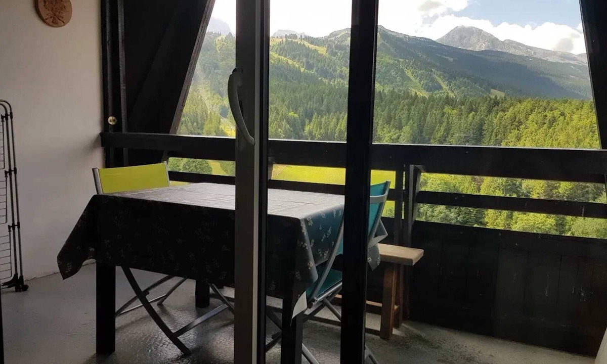 Villard-de-Lans Apartment | Homerez - Studio in Villard de Lans