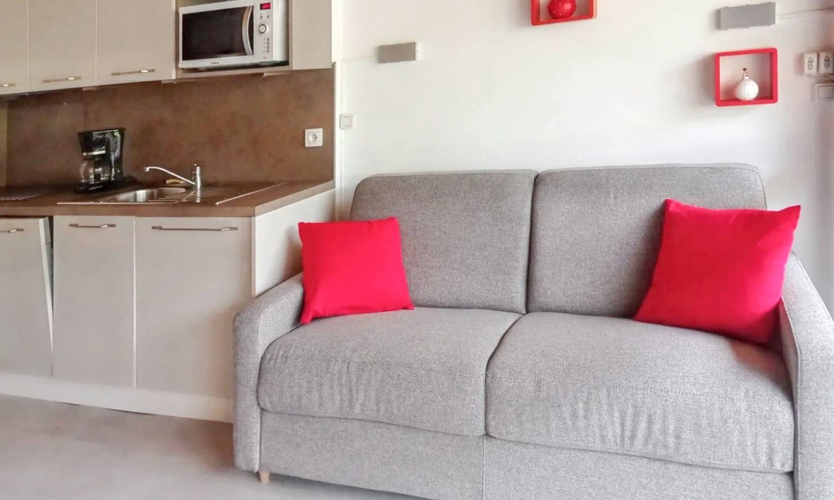 Les Carroz-d'Araches Apartment | Homerez - Studio in Les Carroz, mountain view.